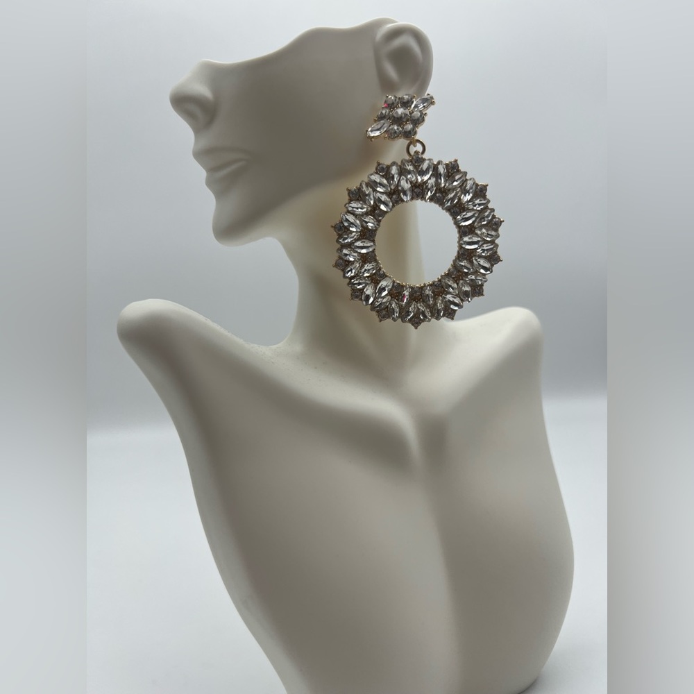 STUNNING CRYSTAL SWAROVSKI EARRINGS